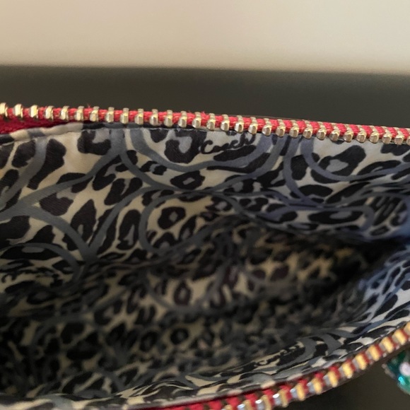 💗 COACH Poppy Wristlet - Picture 4 of 5